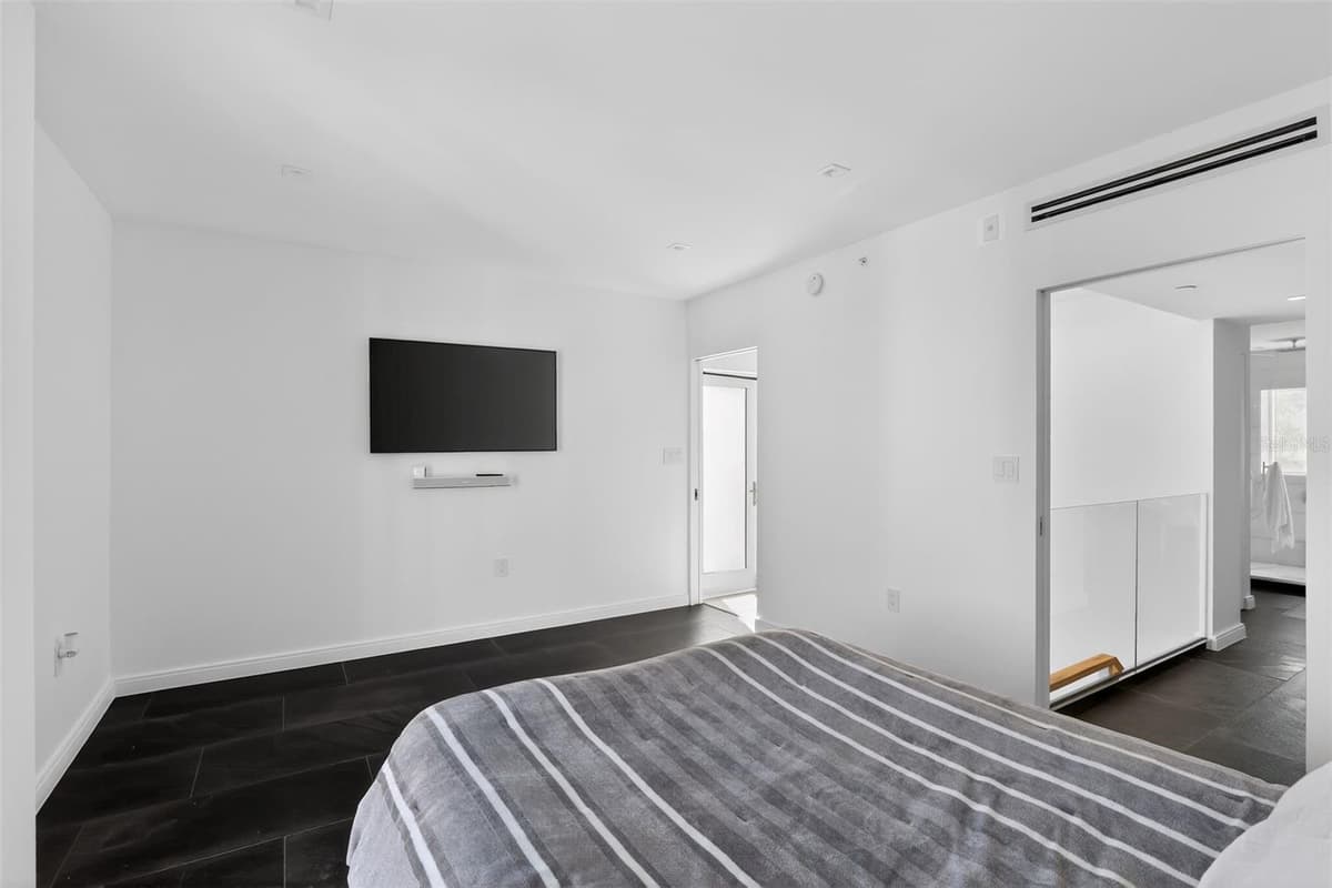 120 JEFFERSON AVENUE — photo 19 of 30