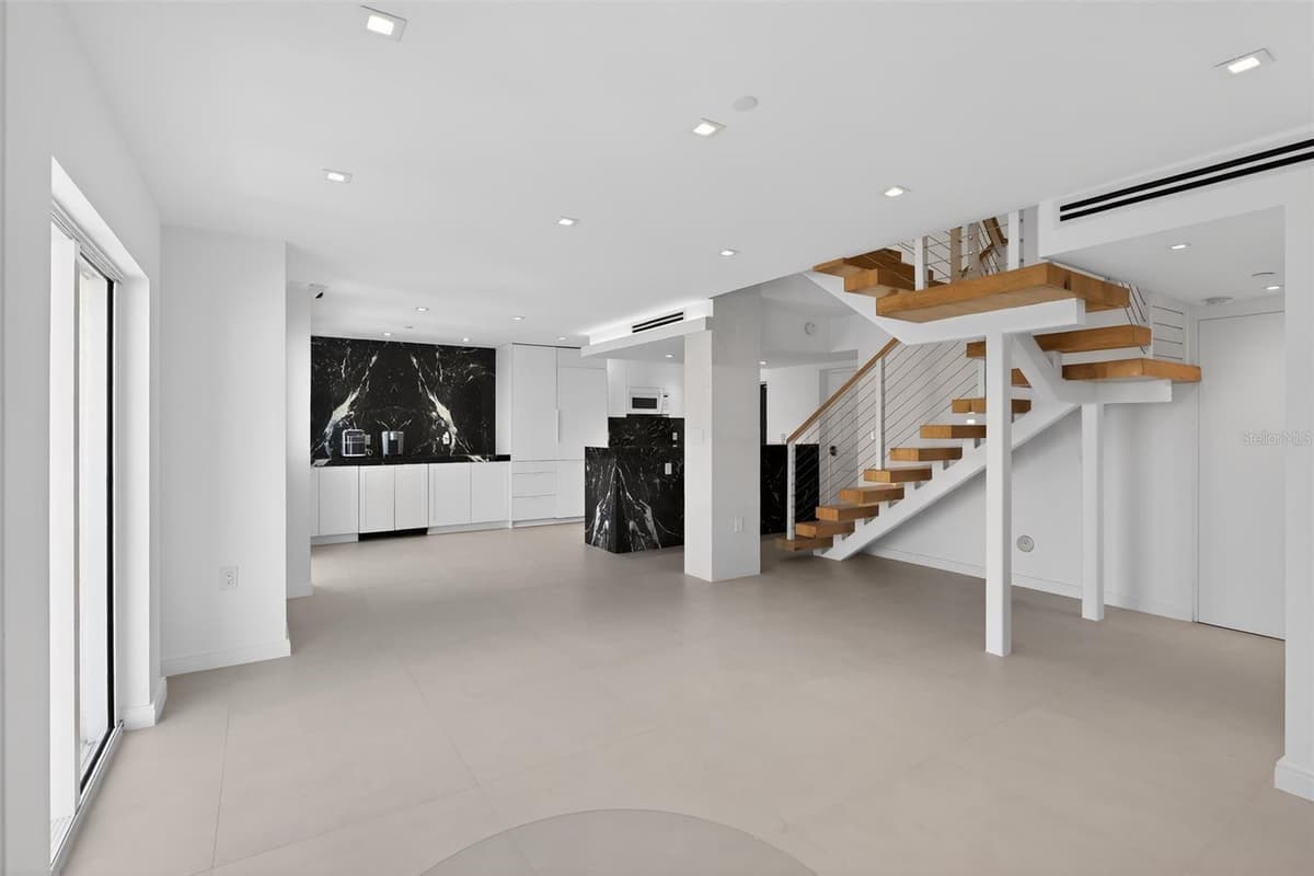 120 JEFFERSON AVENUE — photo 14 of 30