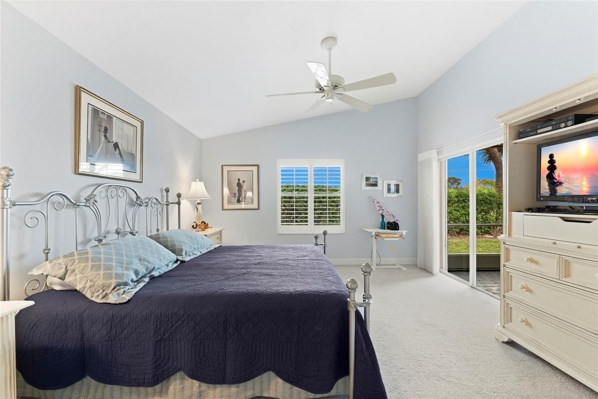 7548 CAPRIO DRIVE — photo 9 of 36