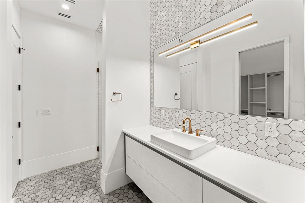 1194 PENINSULA AVENUE — photo 31 of 83