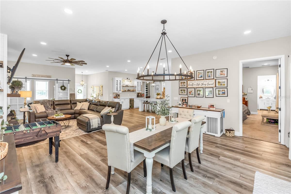 171 RIVER OAKS DRIVE — photo 15 of 44