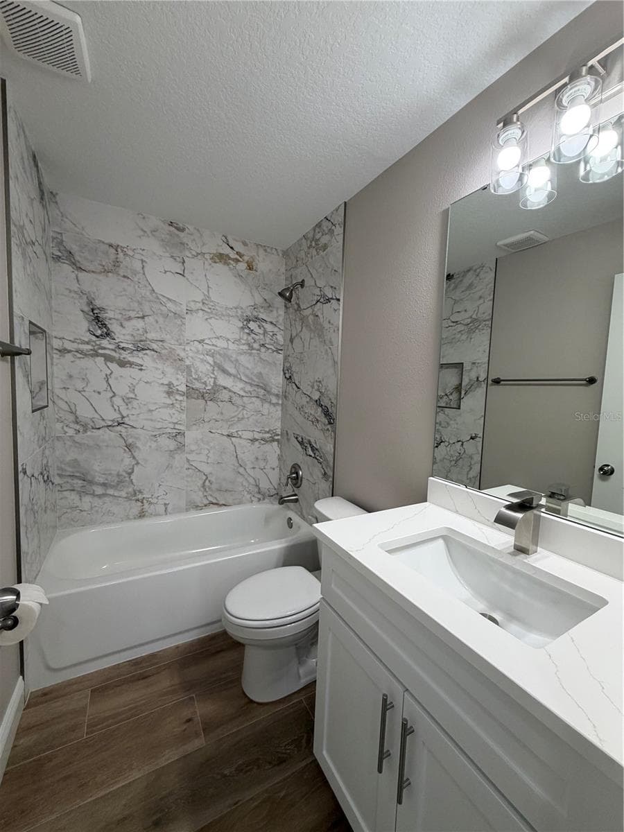 1438 LAKE HARNEY — photo 14 of 18