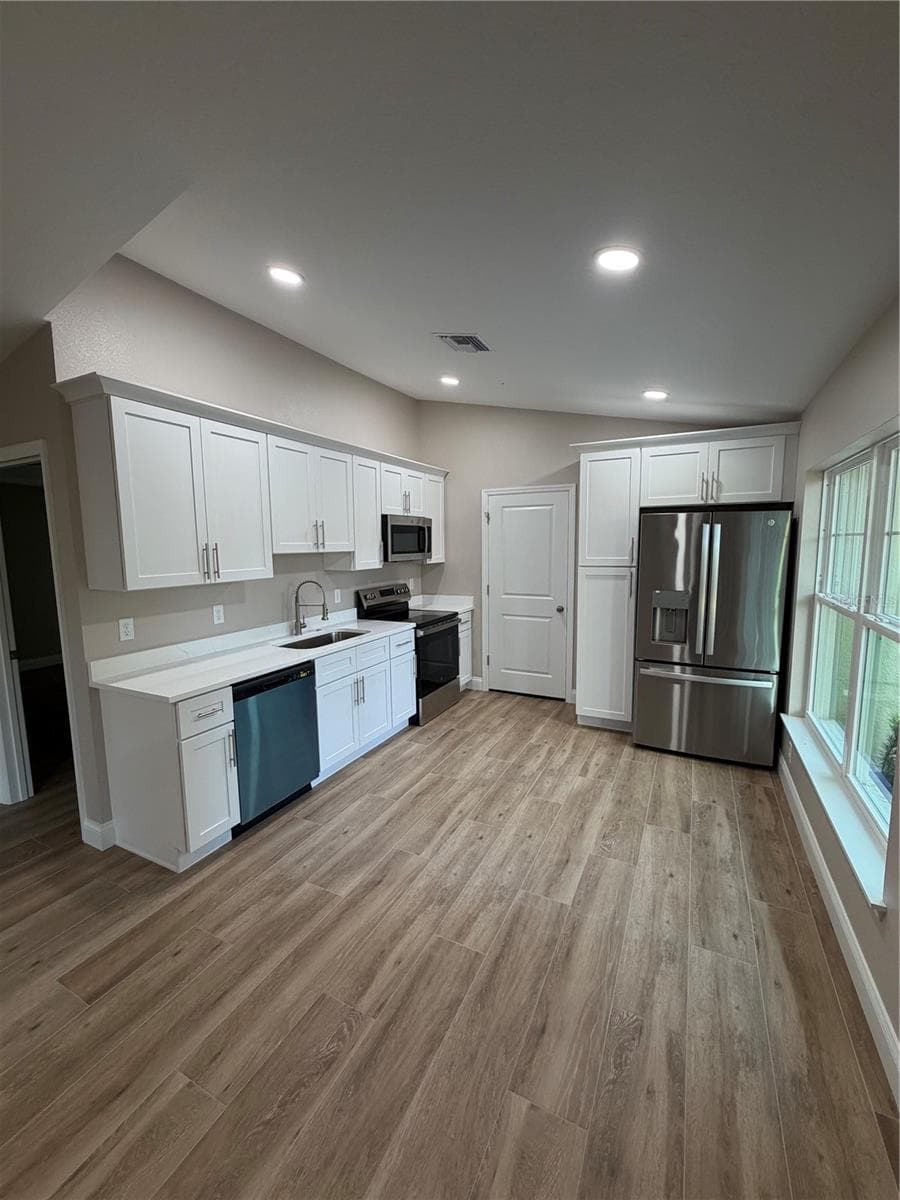 1438 LAKE HARNEY — photo 7 of 18