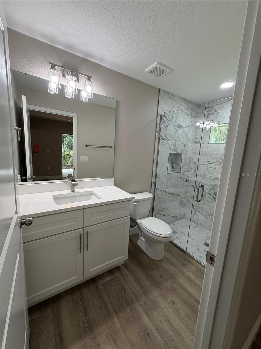 1438 LAKE HARNEY — photo 12 of 18