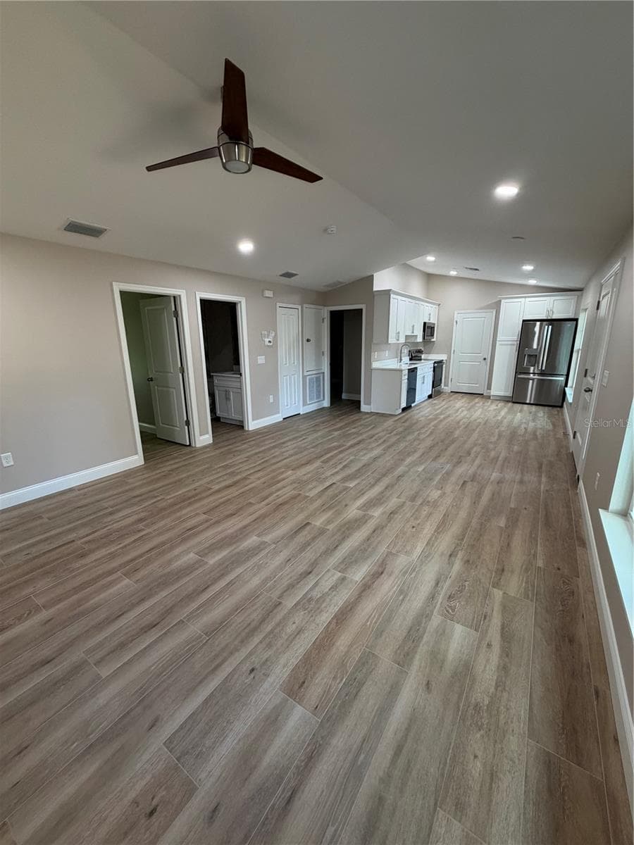 1438 LAKE HARNEY — photo 10 of 18