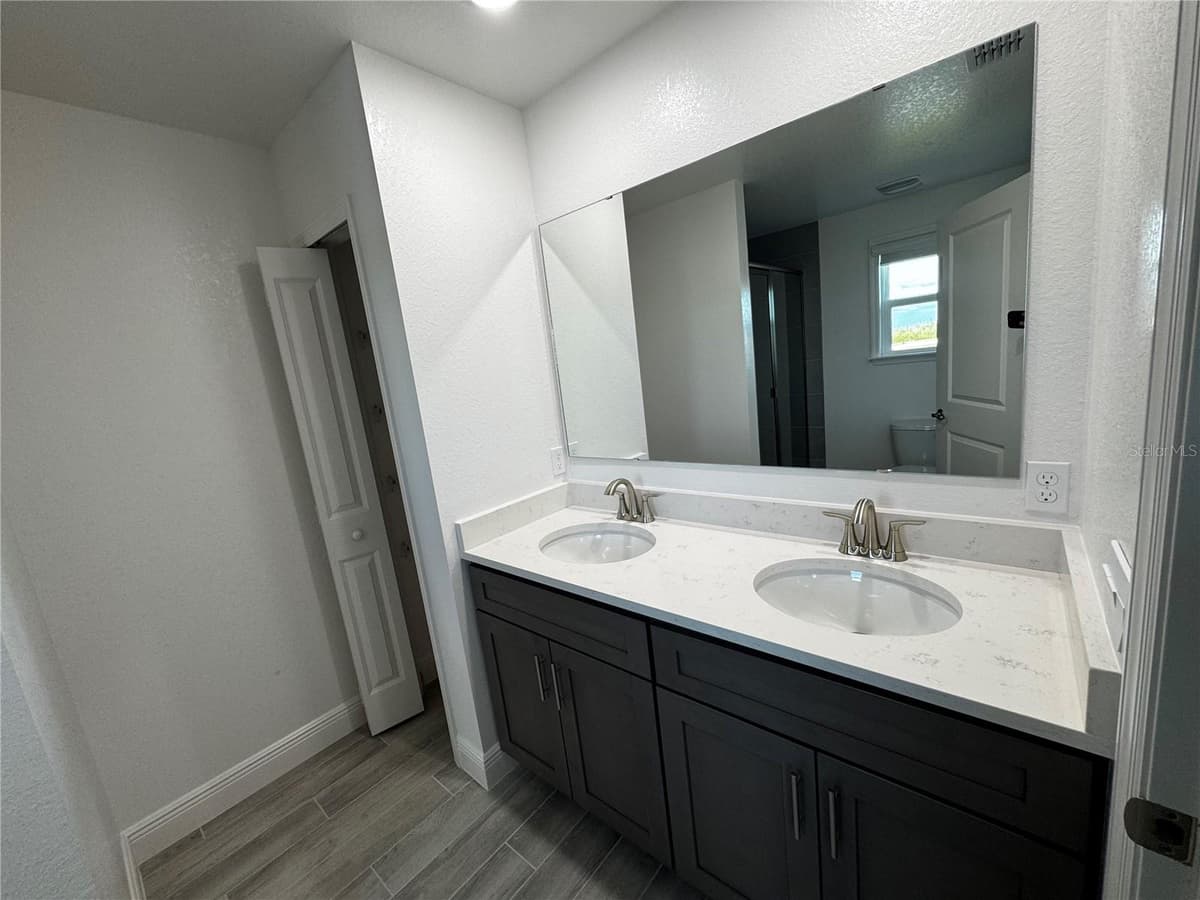 10536 FOUNTAIN PALM CIRCLE — photo 7 of 37
