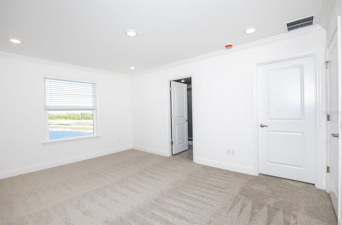 10536 FOUNTAIN PALM CIRCLE — photo 6 of 37