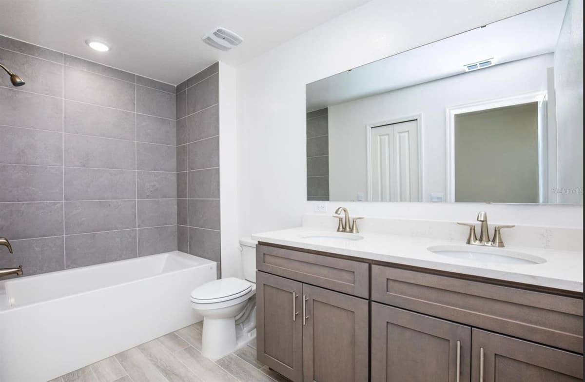 10536 FOUNTAIN PALM CIRCLE — photo 10 of 37