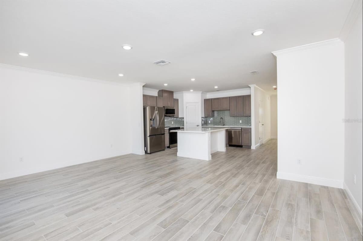 10536 FOUNTAIN PALM CIRCLE — photo 5 of 37