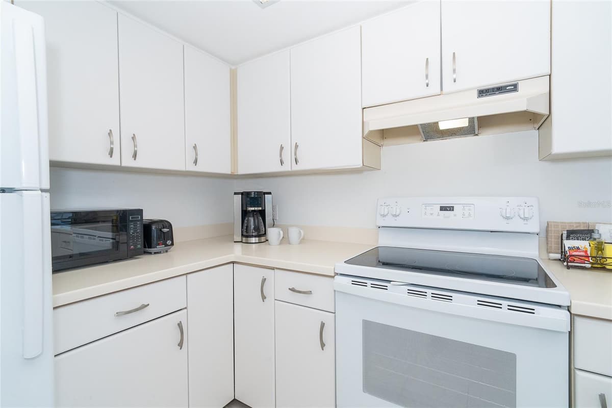 7438 PALM ISLAND DRIVE — photo 11 of 29