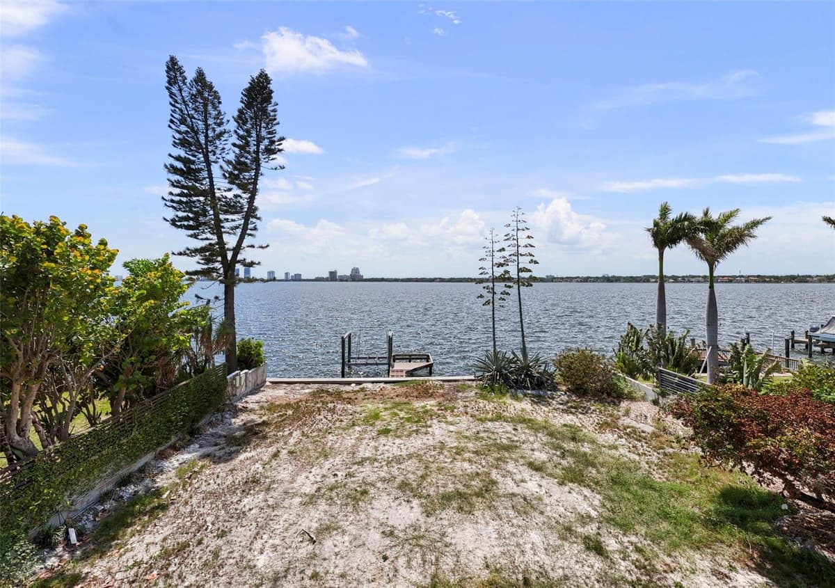 214 BLANCA AVENUE — photo 41 of 47