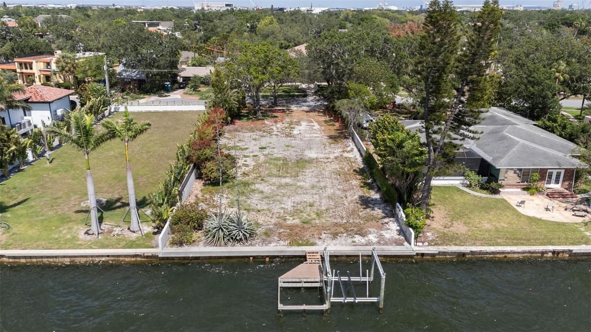 214 BLANCA AVENUE — photo 30 of 47