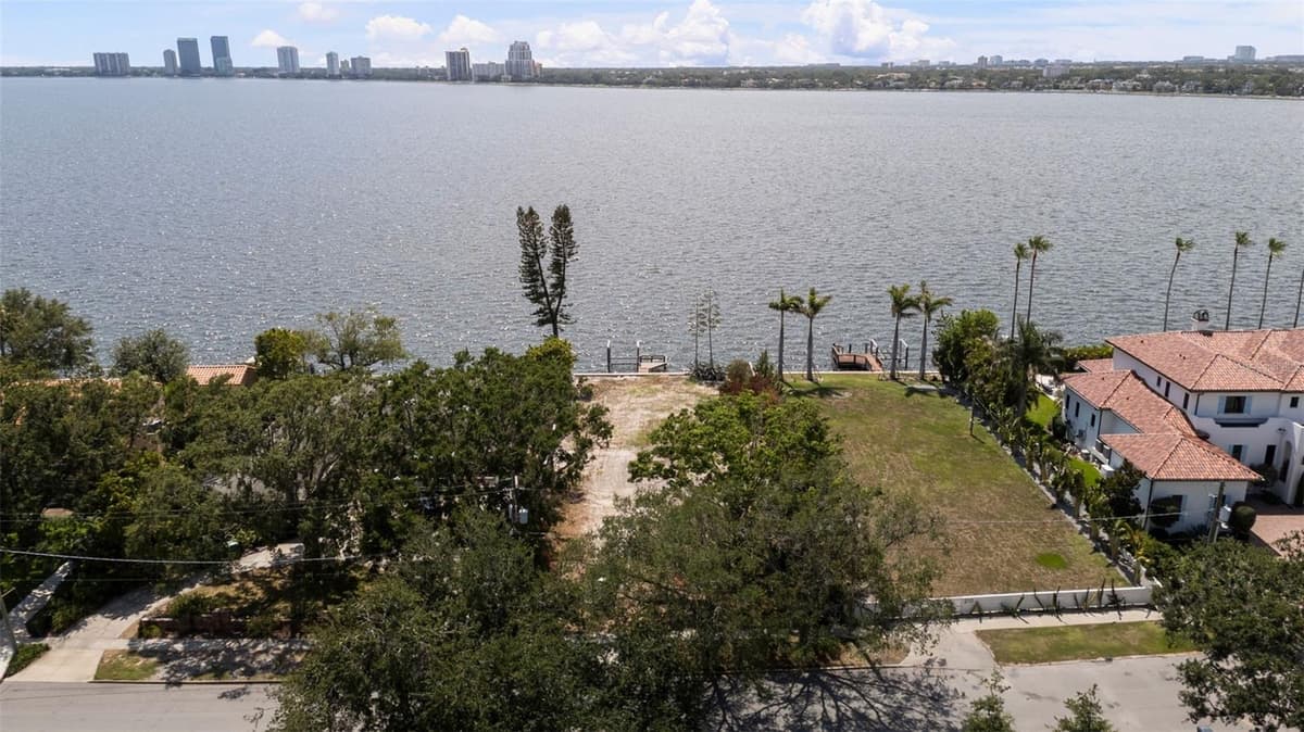 214 BLANCA AVENUE — photo 13 of 47