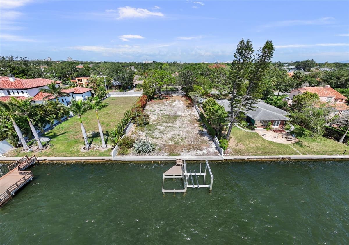 214 BLANCA AVENUE — photo 37 of 47