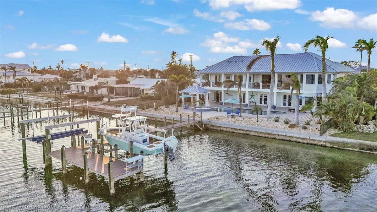 635 KEY ROYALE DRIVE — photo 16 of 100