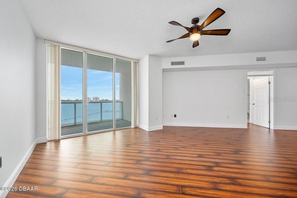 231 RIVERSIDE DRIVE — photo 9 of 54