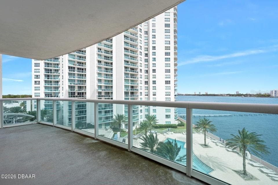 231 RIVERSIDE DRIVE — photo 3 of 54