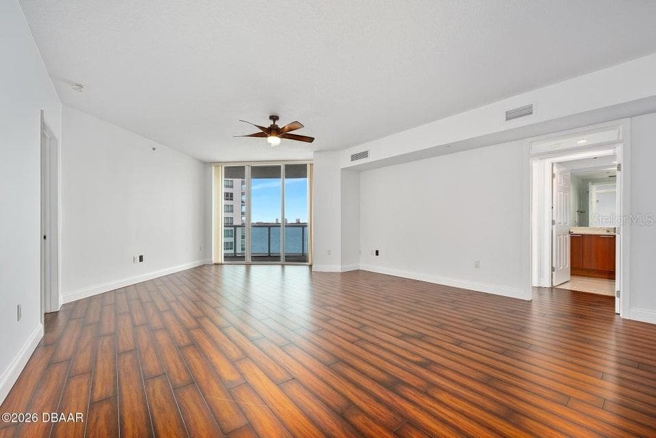 231 RIVERSIDE DRIVE — photo 7 of 54
