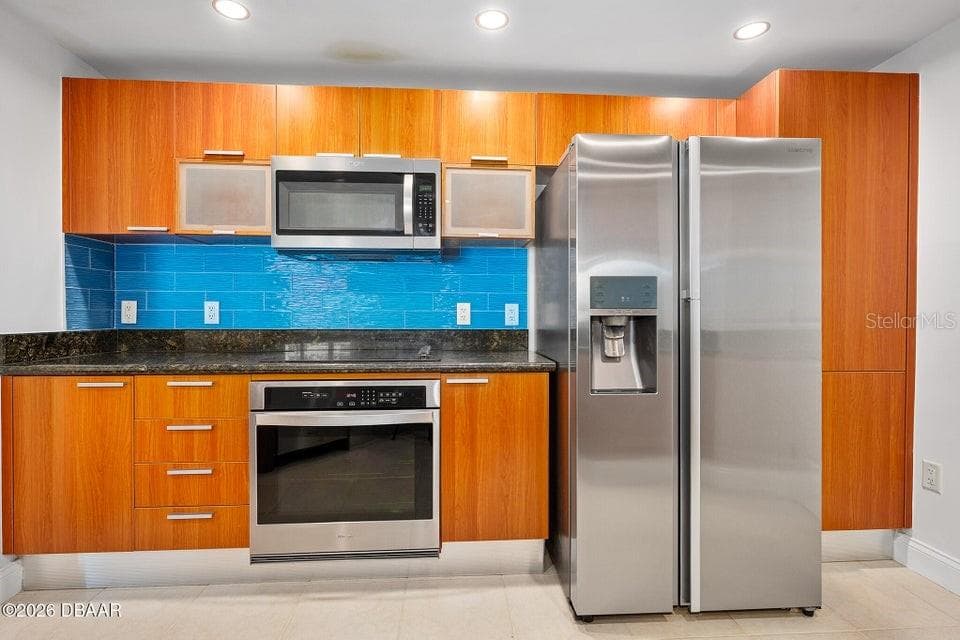 231 RIVERSIDE DRIVE — photo 30 of 54
