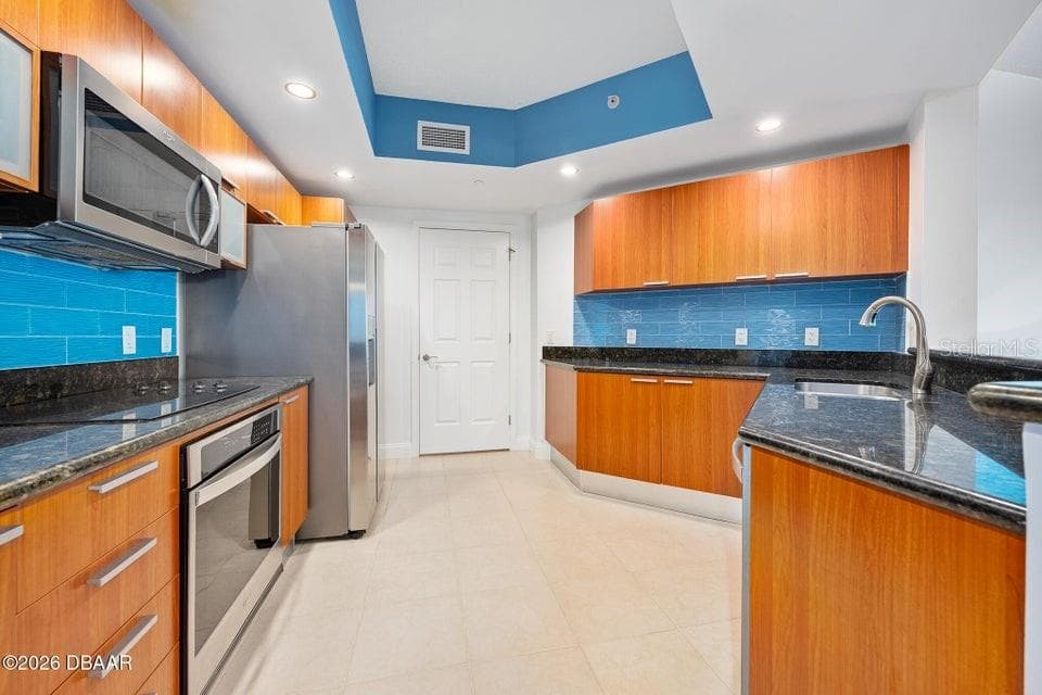 231 RIVERSIDE DRIVE — photo 33 of 54