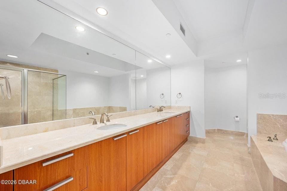 231 RIVERSIDE DRIVE — photo 17 of 54
