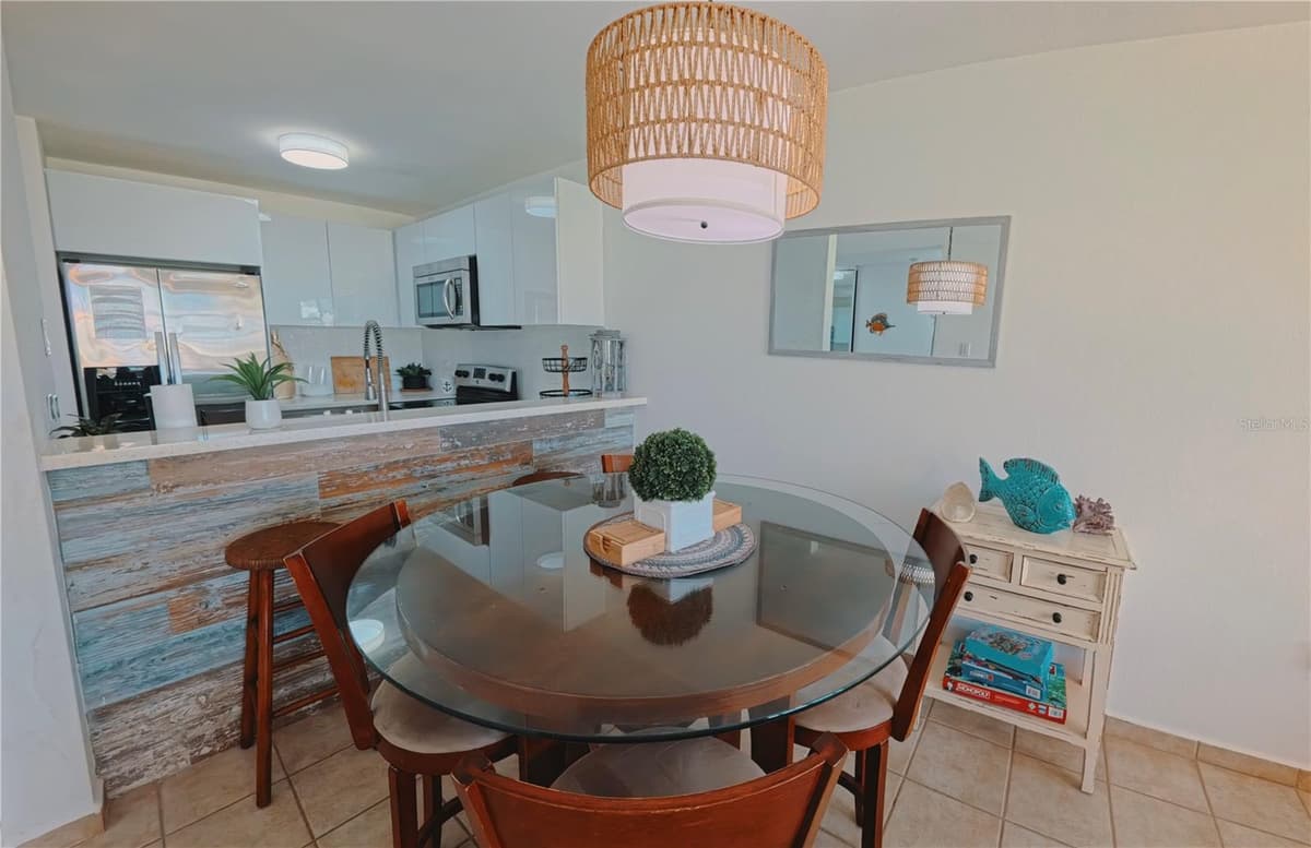 400 COND. HAUDIMAR BEACH APARTMENTS, EDIF. F — photo 9 of 47
