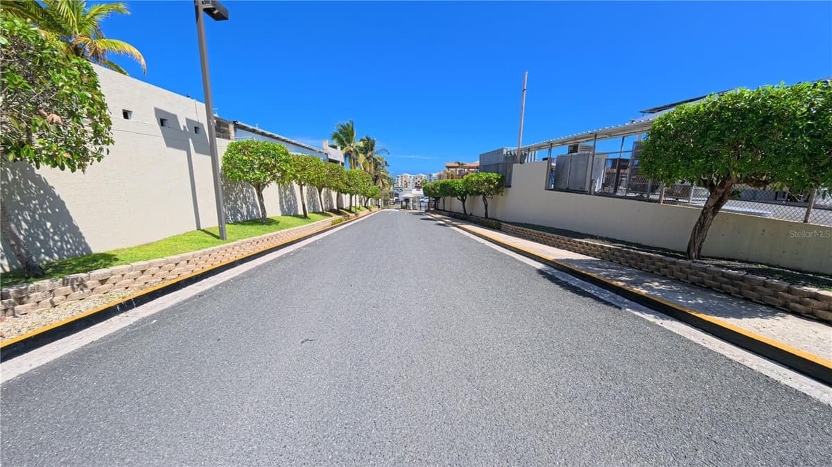 400 COND. HAUDIMAR BEACH APARTMENTS, EDIF. F — photo 45 of 47
