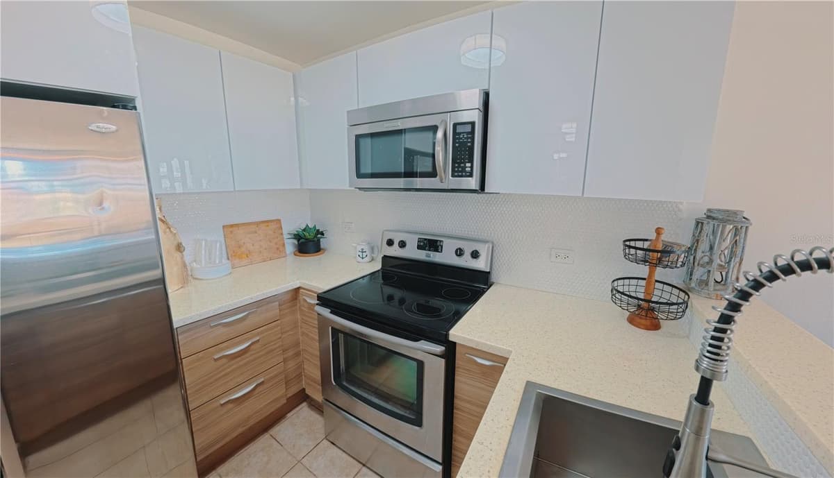 400 COND. HAUDIMAR BEACH APARTMENTS, EDIF. F — photo 11 of 47