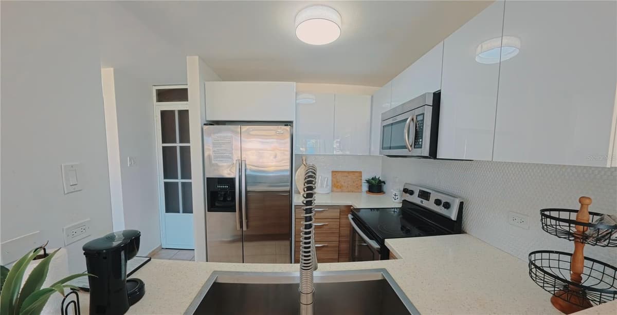 400 COND. HAUDIMAR BEACH APARTMENTS, EDIF. F — photo 13 of 47