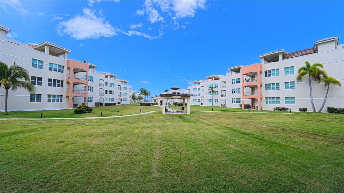 400 COND. HAUDIMAR BEACH APARTMENTS, EDIF. F — photo 39 of 47