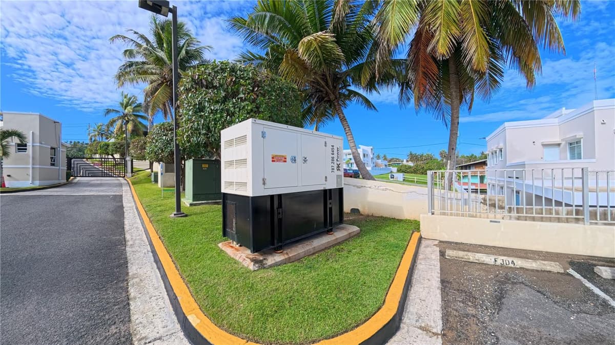 400 COND. HAUDIMAR BEACH APARTMENTS, EDIF. F — photo 46 of 47