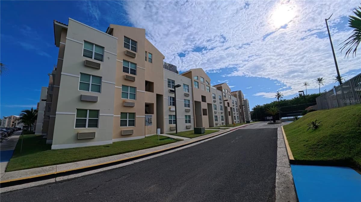 400 COND. HAUDIMAR BEACH APARTMENTS, EDIF. F — photo 44 of 47