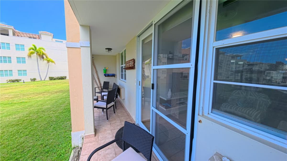 400 COND. HAUDIMAR BEACH APARTMENTS, EDIF. F — photo 32 of 47