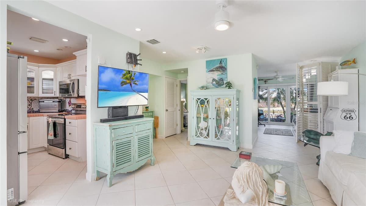 535 HENDRICKS ISLE — photo 8 of 12