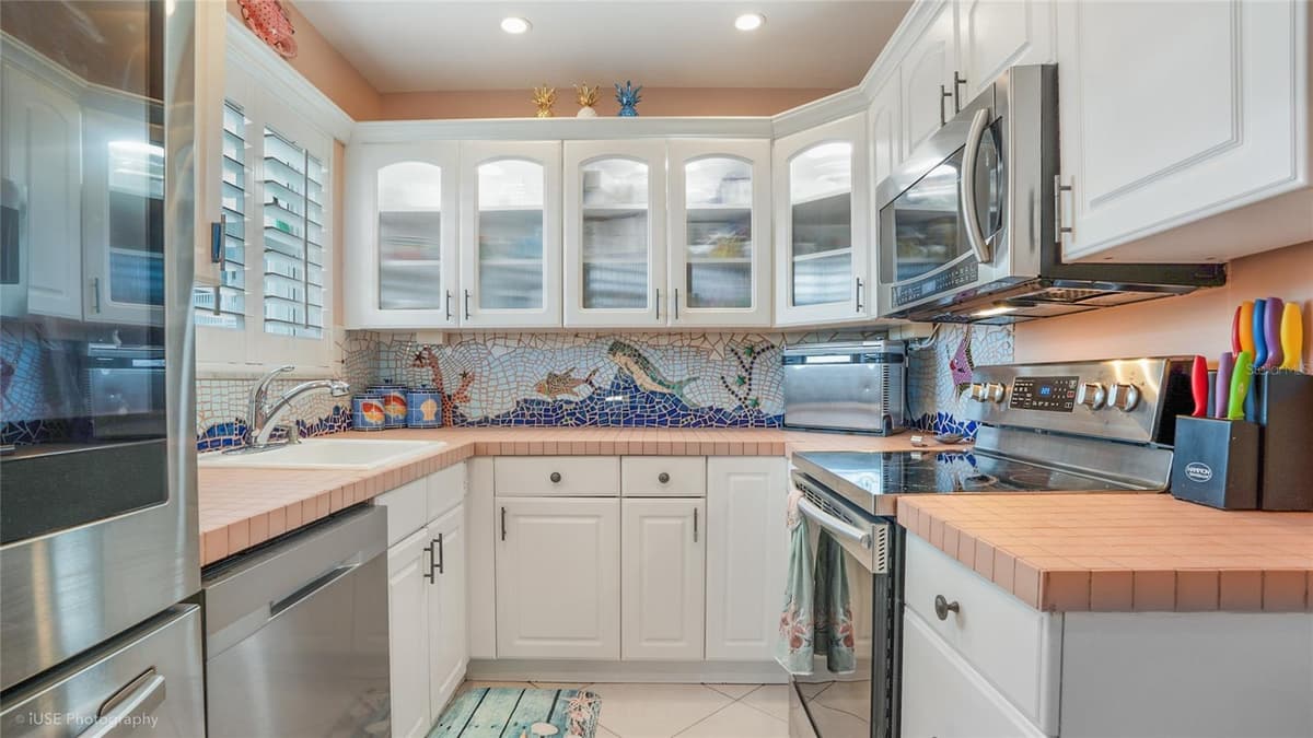 535 HENDRICKS ISLE — photo 3 of 12
