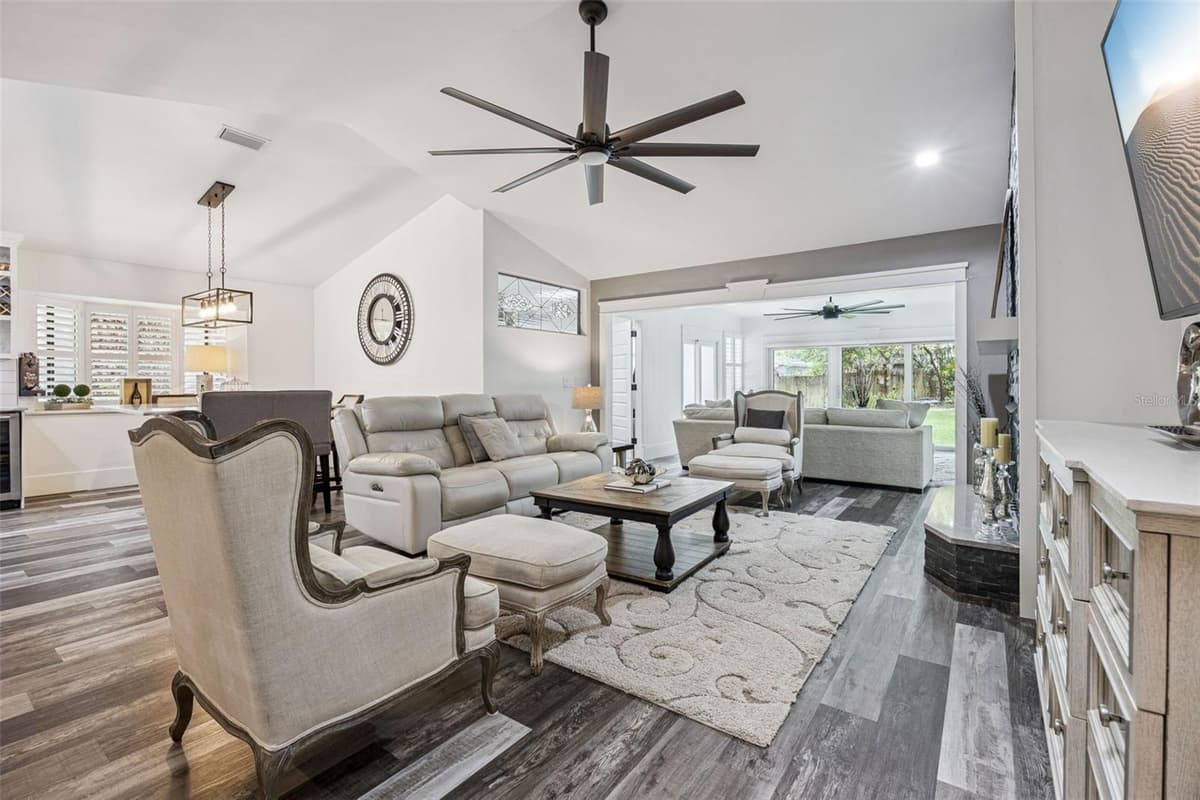 312 WATERWOOD DRIVE — photo 4 of 52