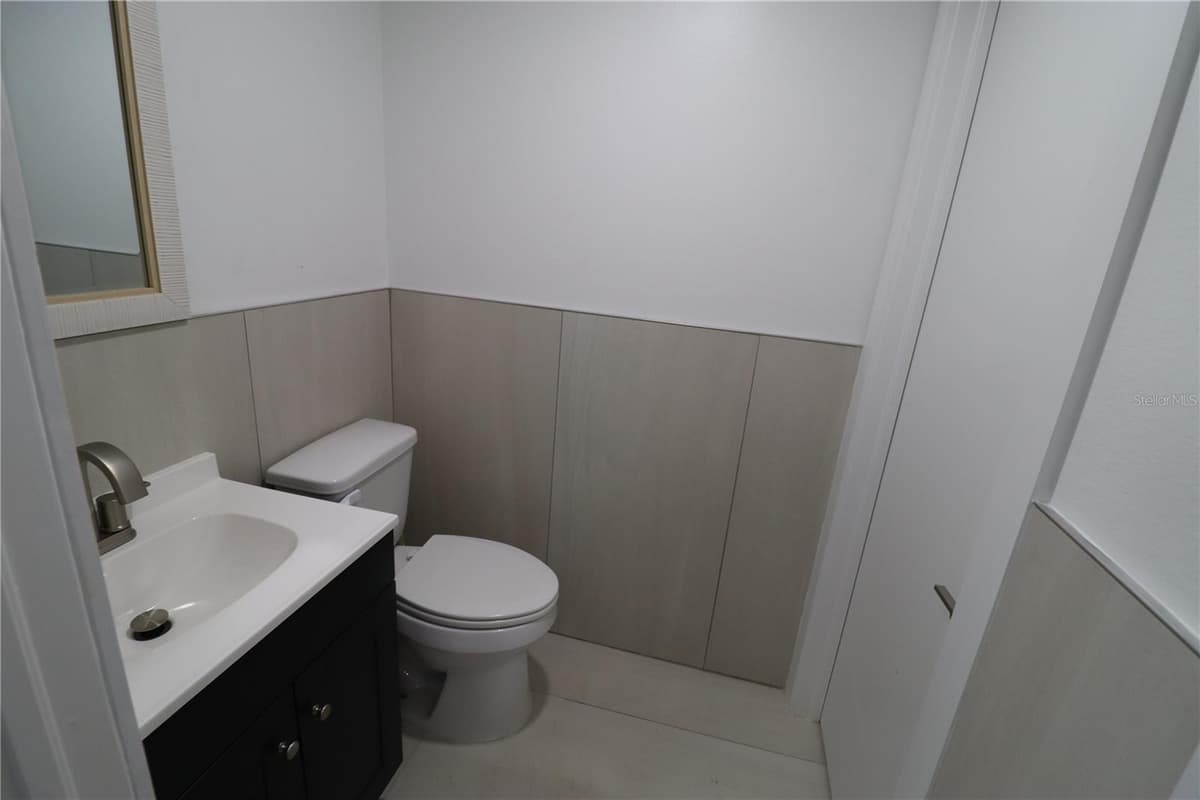 1225 TAMIAMI TRAIL — photo 4 of 7