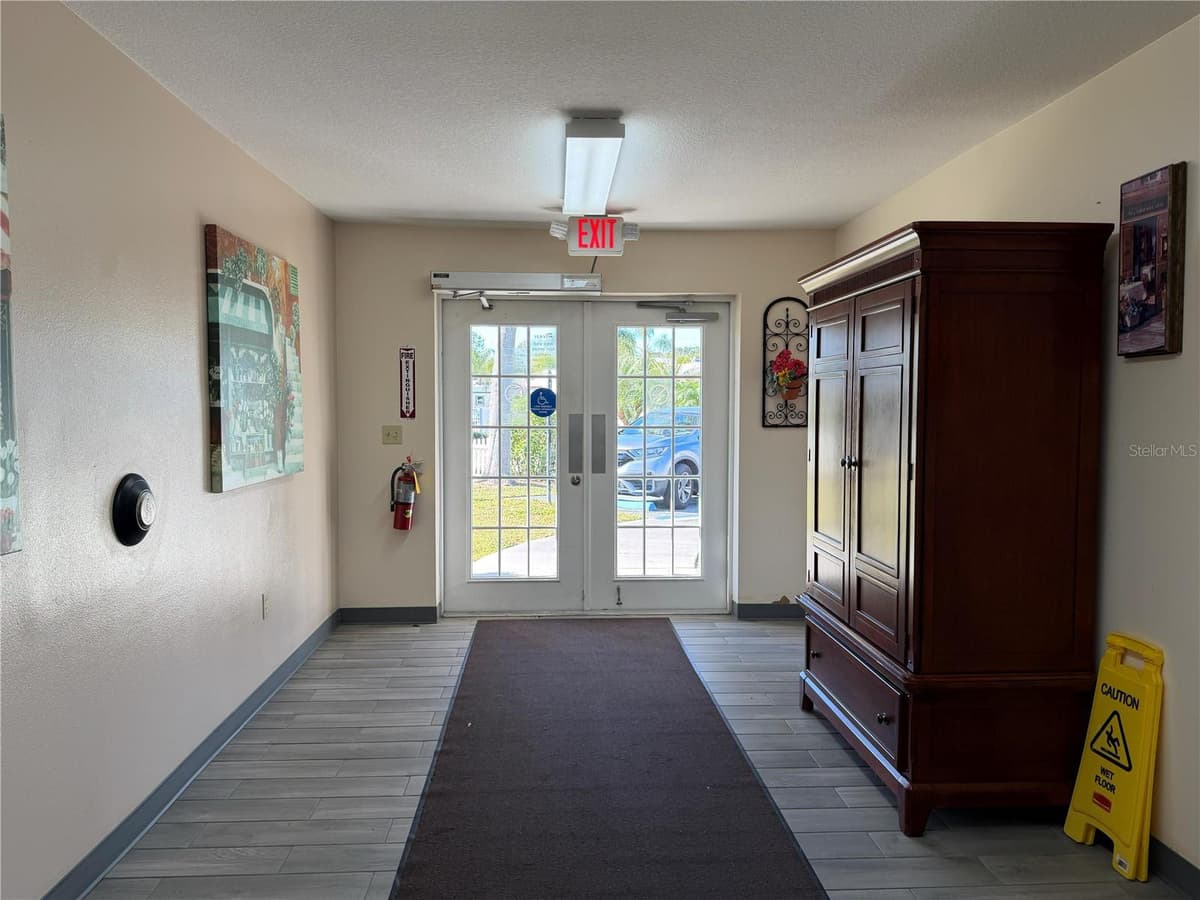 20300 LEONARD ROAD — photo 46 of 51