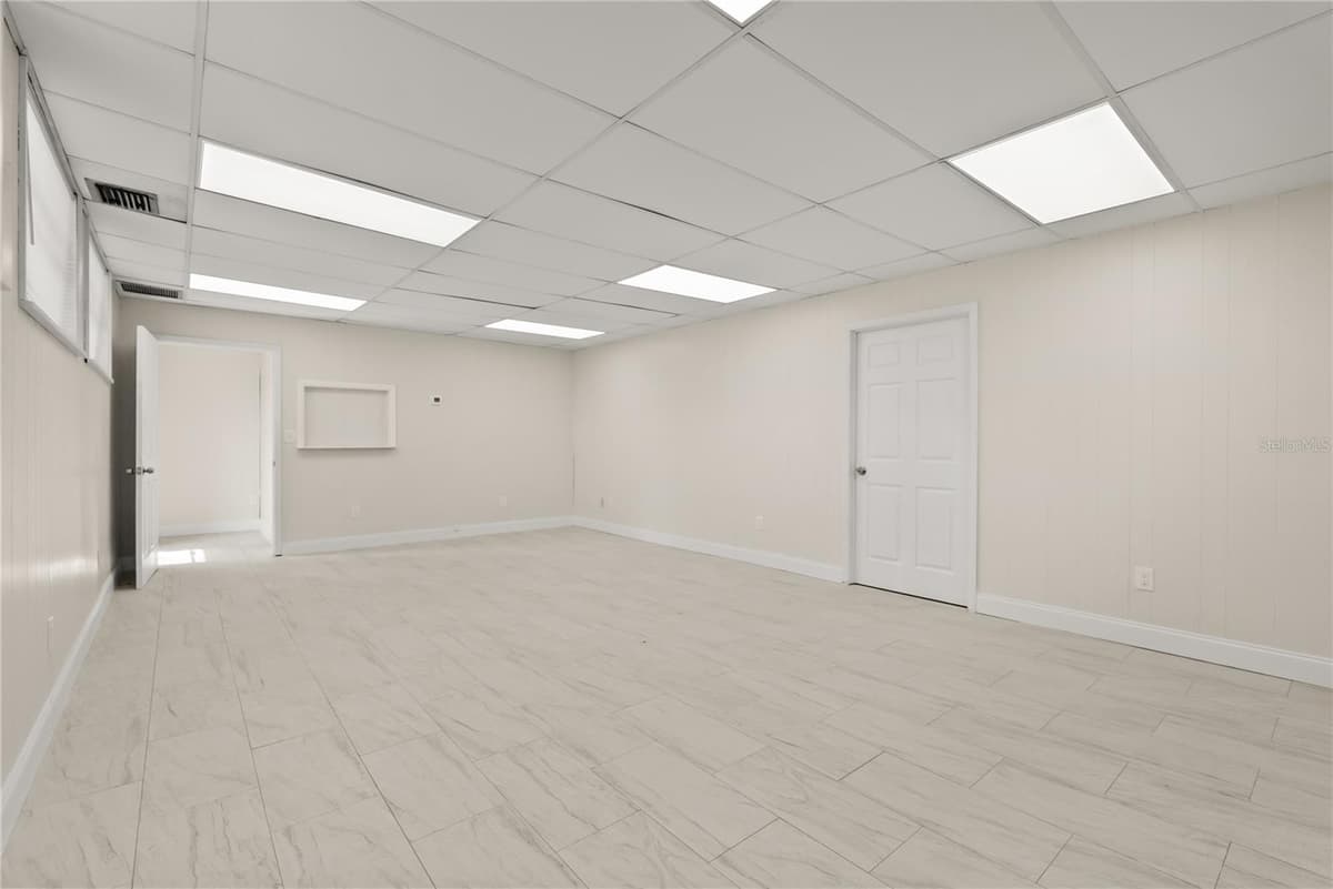 260 POWER COURT — photo 7 of 11