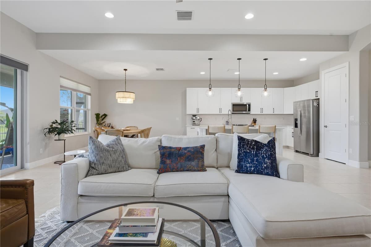 1650 SEGOVIA CIRCLE — photo 11 of 34