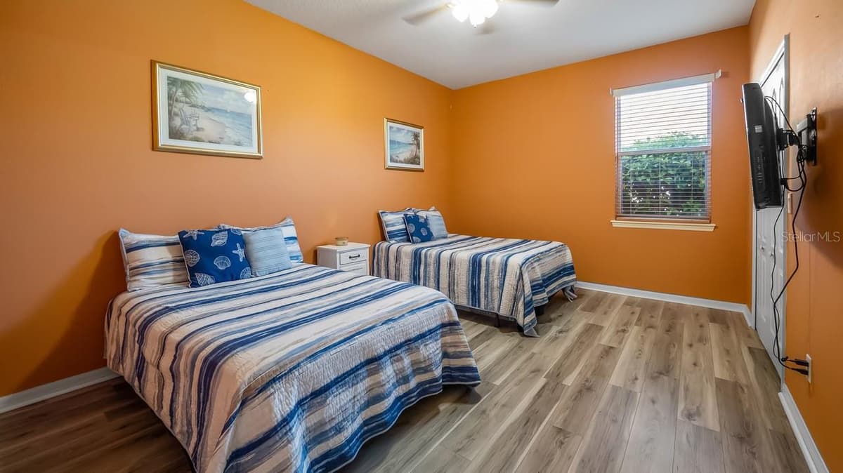 7351 SPRING MOUNTAIN LANE — photo 38 of 70