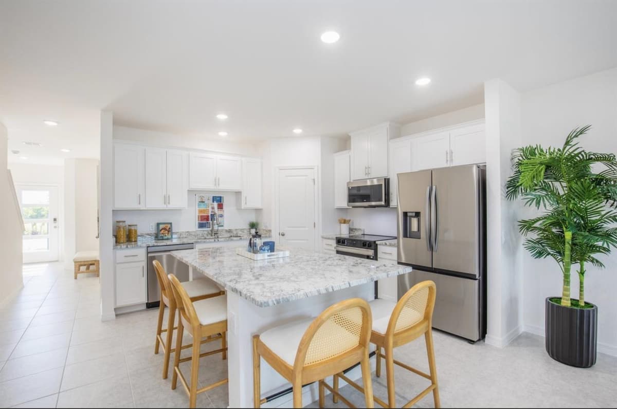 10530 FOUNTAIN PALM CIRCLE — photo 4 of 32