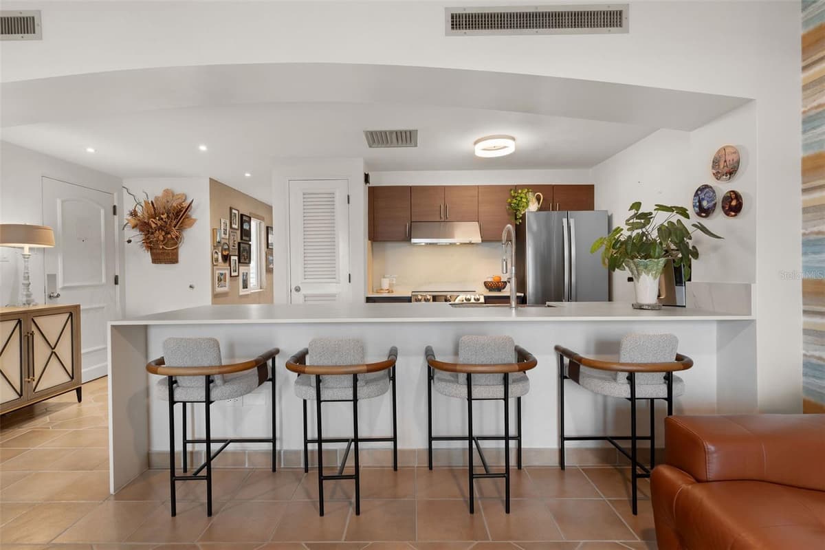 1000 AVENUE EL CONQUISTADOR — photo 10 of 29