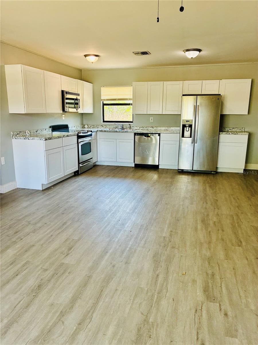 165 ANDERSON STREET — photo 7 of 84
