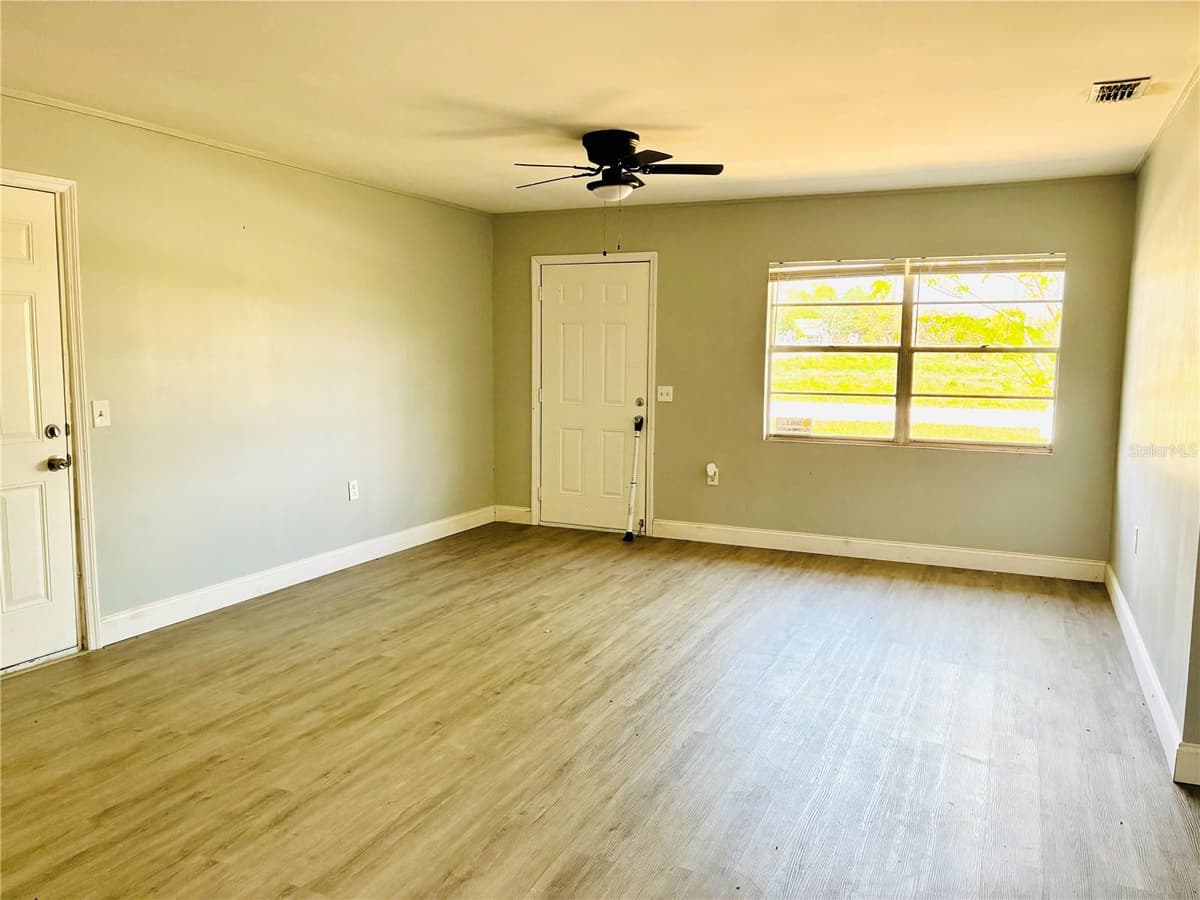 165 ANDERSON STREET — photo 10 of 84