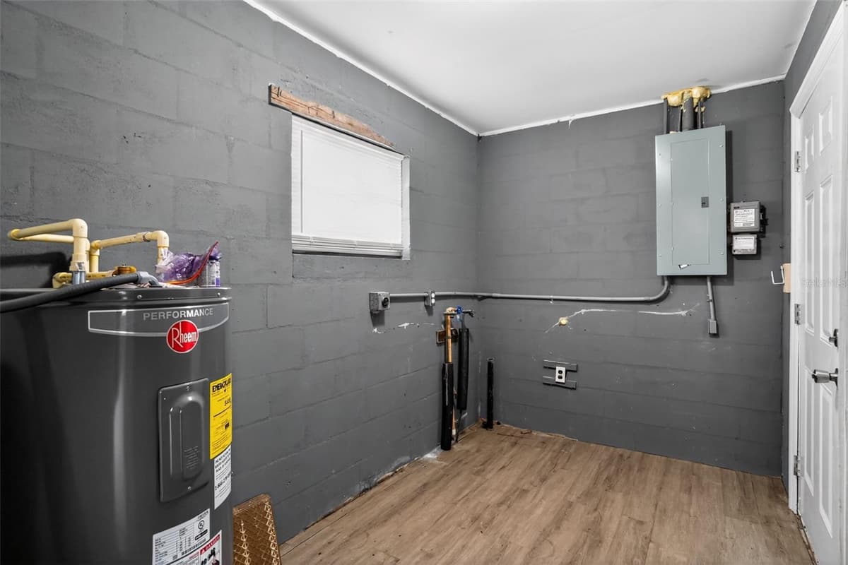 165 ANDERSON STREET — photo 79 of 84