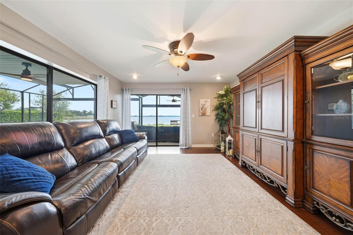 29116 BEAUCLAIRE DRIVE — photo 16 of 64