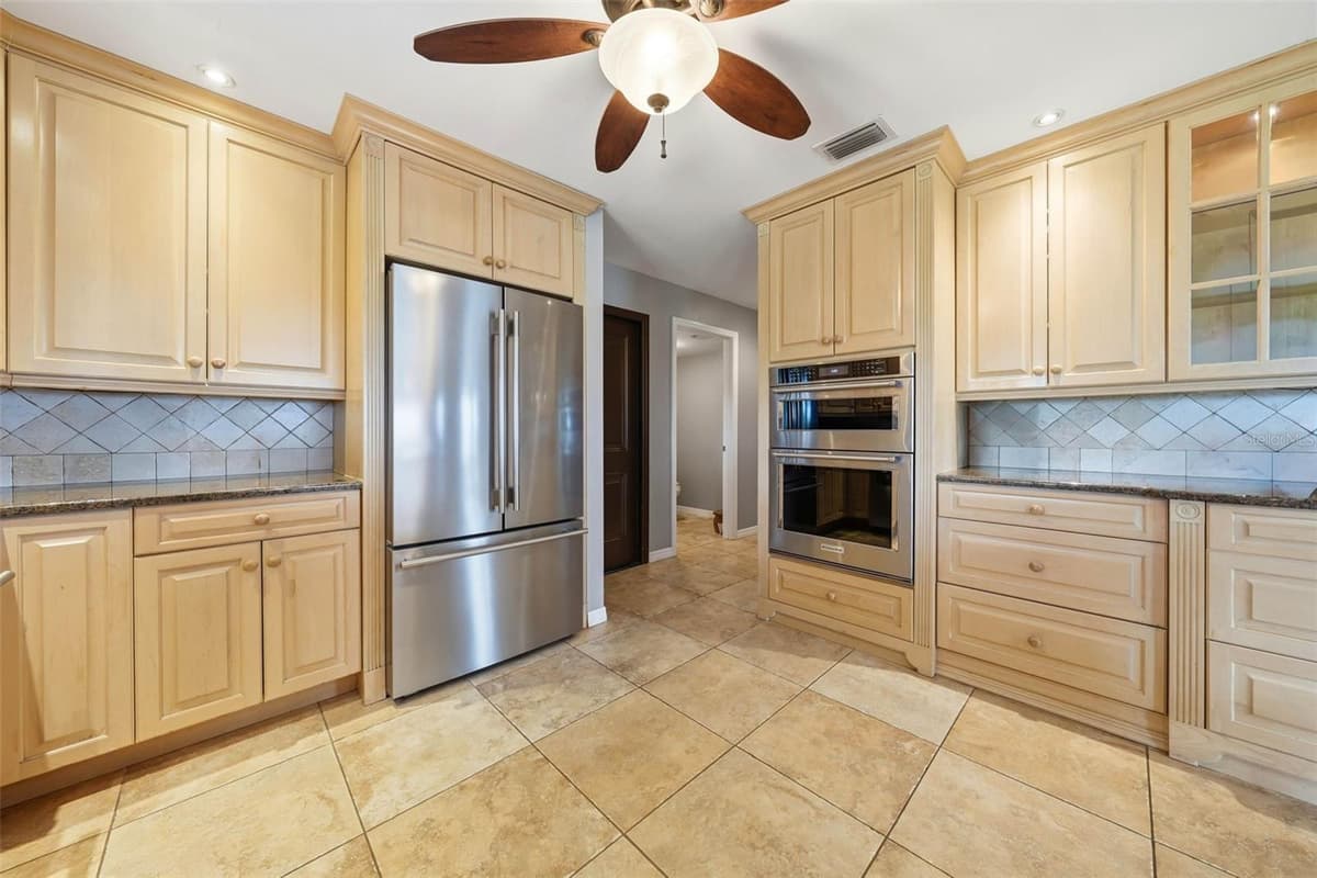 29116 BEAUCLAIRE DRIVE — photo 12 of 64