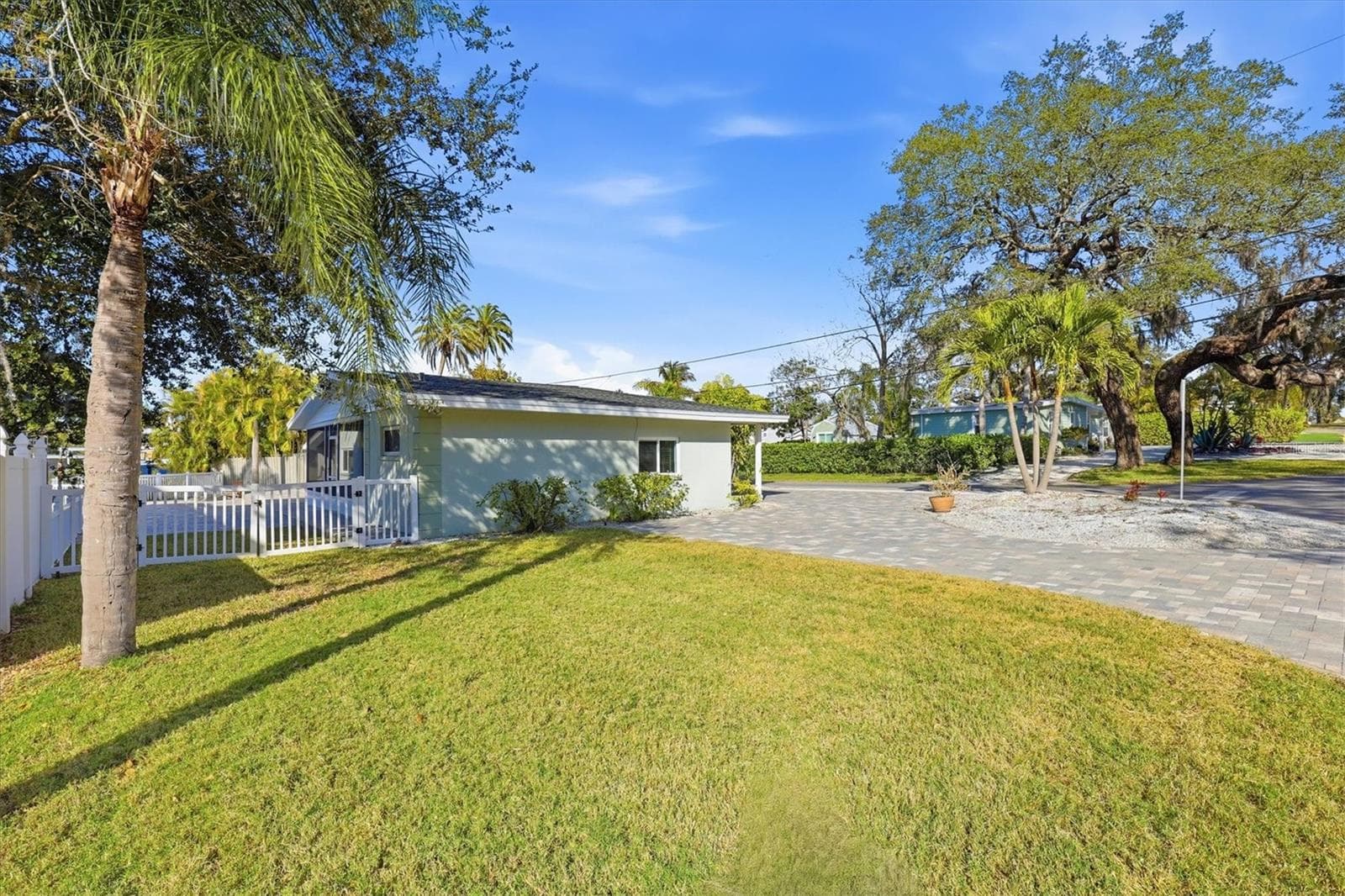 302 GEORGIA AVENUE — photo 3 of 61
