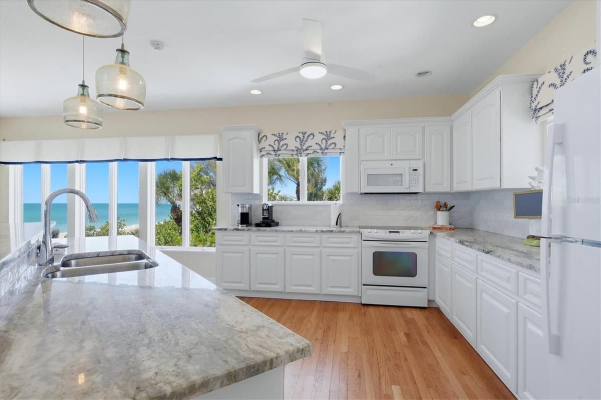 400 GULF BOULEVARD — photo 18 of 80